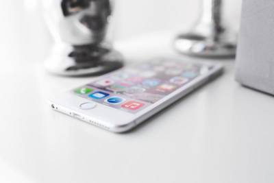 iOS 15 позволит Siri выполнять задачи на заблокированном iPhone и мира