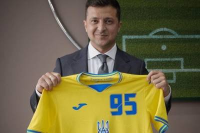 Героев придется припрятать: УЕФА заставила поменять форму сборной Украины