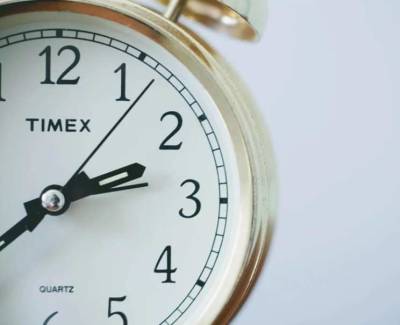 Физик из США Шон Кэрролл объяснил, возможно ли остановить время