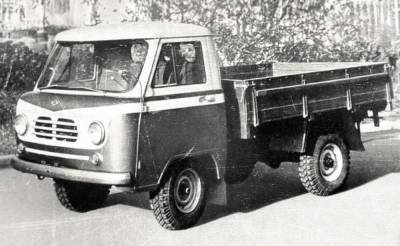 Автозавод УАЗ показал первый заднеприводный грузовик на базе «Буханки»