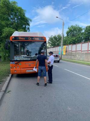 В Ростове утром произошло ДТП с участием самосвала и пассажирского автобуса