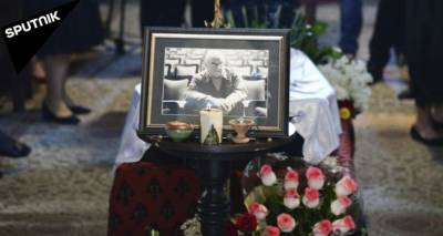 Грузия простилась с волшебником: Габриадзе похоронили на горе Мтацминда