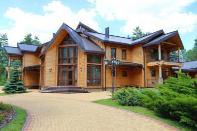 Резиденцию Януковича передали отечественной сети отелей и ресторанов