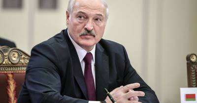 В киевском вузе Лукашенко спрятали за бумажкой (ФОТО)
