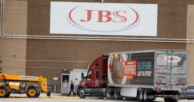 "Это было сложное решение": хакеры заставили мясного гиганта JBS заплатить им $11 млн