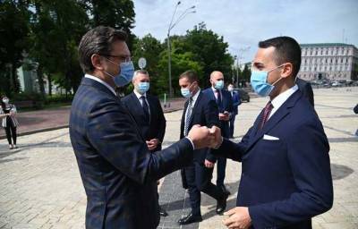 Кулеба призвал Италию открыть границу для украинских туристов