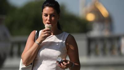Шеф-кондитер сообщила об опасности уличного мороженого из лотков