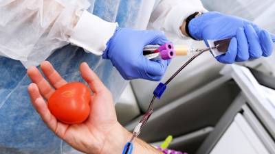В ФМБА сказали, когда привитые от COVID-19 могут стать донорами крови