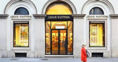 В США бутик Louis Vuitton ограбили на 100 тыс. долларов посреди дня