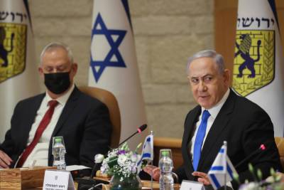 Ганц обвинил Нетанияху в незаконном вмешательстве в прерогативы военной администрации