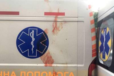 В Ровно мужчина избил сестру и выпрыгнул с 7 этажа на машину "скорой"