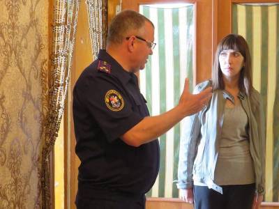 Смоленские следователи помогли многодетной матери из аварийного дома в Гагарине