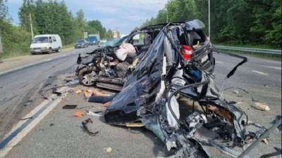 В ДТП с бетономешалкой под Чебоксарами погиб водитель иномарки