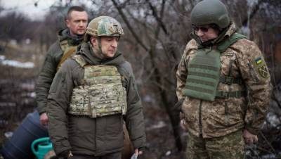 В Сети обвинили Зеленского в лицемерии после визита на передовую Донбасса