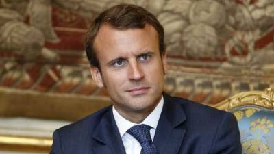 Ударивший Макрона признался, что хотел кинуть в президента Франции яйцом: суд огласил приговор