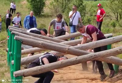 Дмитрий Ялов - Предприниматели преодолели полосу препятствий на военном полигоне в Лужском районе - online47.ru - Ленинградская обл. - район Лужский