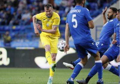 Павелко заявил о новых решениях по символике на форме сборной Украины