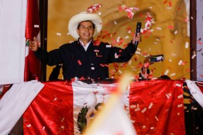 На президентских выборах в Перу побеждает Педро Кастильо