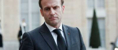 Во Франции суд приговорил к четырем месяцам тюрьмы мужчину за пощечину Макрону