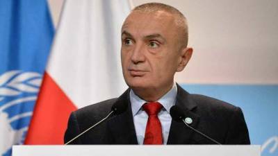 Президенту Албании объявили импичмент: в чем его обвиняют