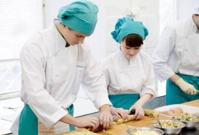 Лодейнопольская Биржа труда набирает группу для обучения по профессии «повар»