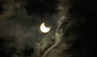 Солнечное затмение запечатлели в небе над Тобольском