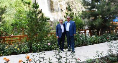 Главы государств Таджикистана и Узбекистана ознакомились с неповторимой природой Таджикистана