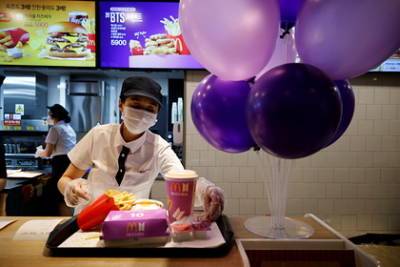 Фанаты корейской группы стали причиной закрытия филиалов McDonald's в Индонезии