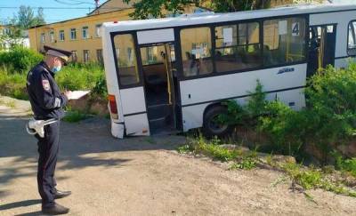 В ДТП с автобусом 15 человек пострадали и шестеро погибли