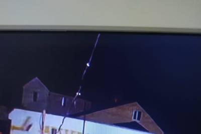 В Брянске фура повредила забор частного дома