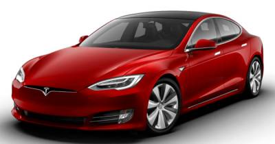 До 320 км/ч: Tesla представила свой самый быстрый электромобиль (видео)