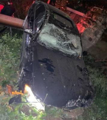 В Одессе BMW пробило забор на Канатной и упало со склона