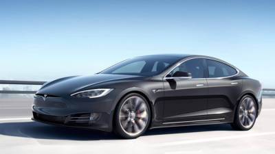 Tesla представила публике свою самую быструю машину Model S Plaid