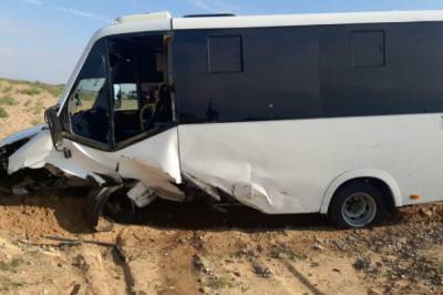 В Астраханской области произошло ДТП с пассажирским микроавтобусом