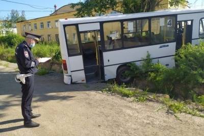 После ДТП с автобусом на Урале задержаны еще два человека