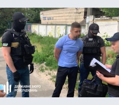 В Киеве на взятке задержан чиновник "Укртрансбезопасности". Требовал "дань" с перевозчиков