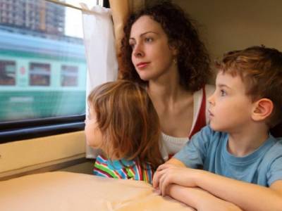 Семьи с детьми получат льготы на билеты в поезда по России
