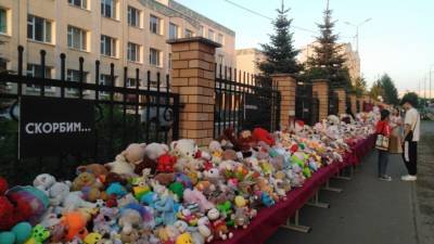 Месяц после трагедии: жители Казани высказались о реконструкции гимназии №175