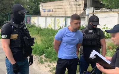 Топменеджера Укртрансбезопасности задержали за вымогательство взяток у перевозчиков