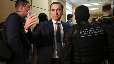 Главу ФБК Ивана Жданова объявили в розыск