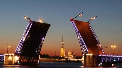 В честь Дня России в Петербурге не станут разводить мосты