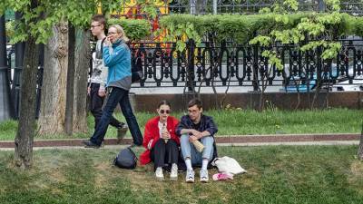 Синоптик пообещал по-летнему теплые праздничные выходные в Москве