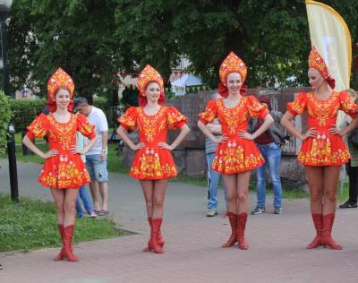 Фестиваль красок и выставка ретро-автомобилей пройдут в Нижнем Новгороде 12 июня