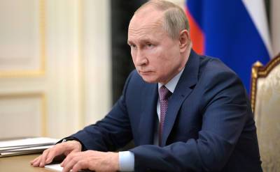 Путин утвердил поправки в закон "Об обороне"