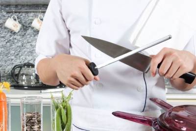 Адская кухня: повар в петербургском санатории ударил коллегу ножом