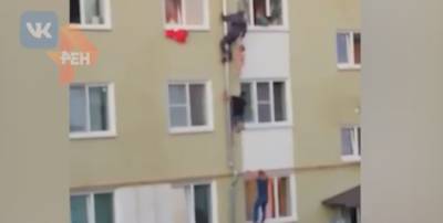 Костромские прохожие спасли трех детей из пылающей квартиры