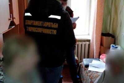 На Украине задержали заработавших тысячи долларов на наркотиках двух пенсионерок