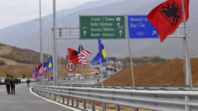Косовские сепаратисты без объяснения причин запретили въезд в край...