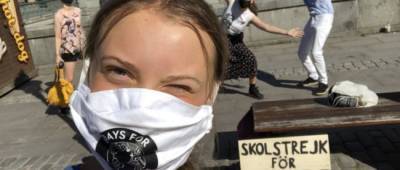 Грета Тунберг возобновила еженедельные климатические протесты под парламентом Швеции