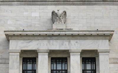 ФРС начнет сокращать покупку активов в начале 2022 года — опрос
